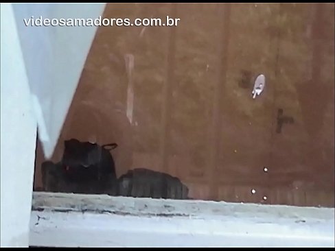 ❤️ Զոռբայված տղամարդը դիտում է իր ընկերուհուն մեկ այլ տղայի հետ՝ առանց զույգին անհանգստացնելու տեսանյութ ձայնագրելով ☑ Կեղծված մեզ մոտ